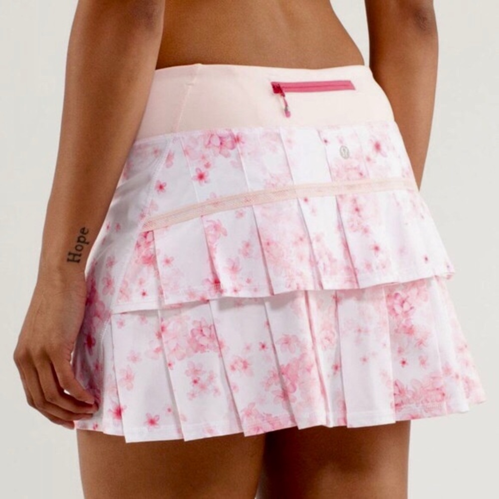 Lululemon Floral Pace Setter Skirt